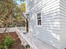 Sea La Vie Seaside Carriage House