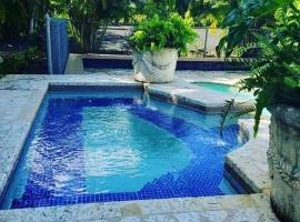 Tropical Retreat at Hacienda El Palmar for Couples，Pugnado Afuera的飯店