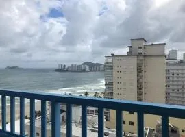 Pitangueiras Apartment, great location, oceanfront