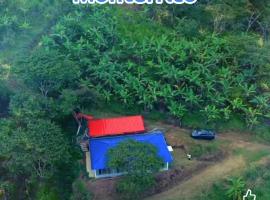 Hacienda & Reserva Monterrico, chal&eacute; alpino em Romilda