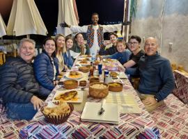 Zena Toma Nubian Guest House, hotel di Aswan