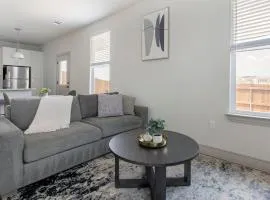 Landing Spectacular 1BD Pool Clubhouse