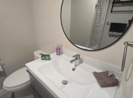 Beautiful Serenity, &iacute;b&uacute;&eth; &iacute; Edmonton