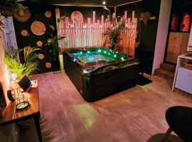 Love Room & Spa, L'Atelier des Sens, hotel in Mons-en-Pévèle