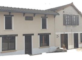 Au coteau des Thermes, viešbutis mieste Saint-Honoré-les-Bains