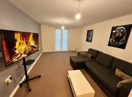 Stylish 2 Bedrooms and 2 Bathrooms Flat in Middlesbrough with Free Parking WiFi