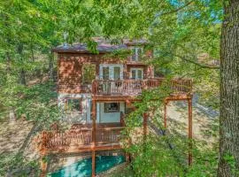 Almost Heaven - Grill, 2 King Beds, Wifi, Deck, Pool Access, Hiking, Wood Stove, Family Friendly