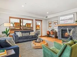 Luxury 1750sf Condo In DT Canmore Sleeps 10