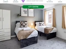 City Centre Studio 6 with Kitchenette, Free Wifi and Smart TV by Yoko Property