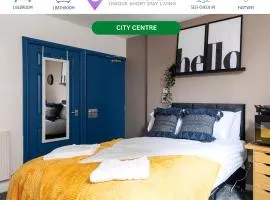 City Centre Studio 2 with Kitchenette, Free Wifi and Smart TV with Netflix by Yoko Property