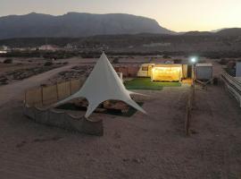 مخيم الحياة, hotel en Ḑibāb