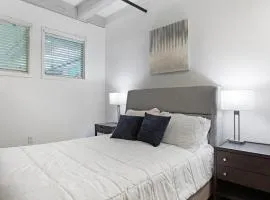 Landing Stylish 1BD Gym Pool