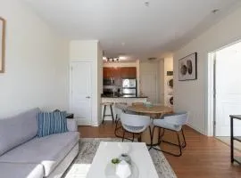 Landing Apartments - 2001 East