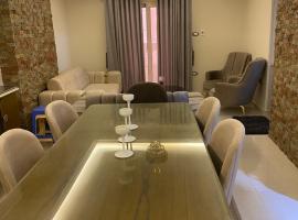 شقه فندقيه علي كورنيش النيل: Al Ma‘şarah şehrinde bir otel