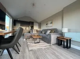 Beyond The Waters Edge Chalet