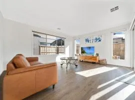 Charming cozy stylish unique Retreat, Mall, Park