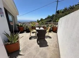 Cozy Studio & Patio in Funchal