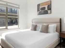 Landing Beautiful 1BD Pool Clubhouse