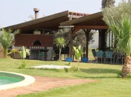 Chalet Essanya, hotel in Dawwār al Frinine