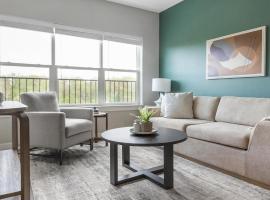Landing Apartments - Whispering Heights, Hotel in Edwardsville