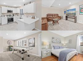 Spacious 5BR Family Haven, Pet Friendly, Game Room, Hotel in Roseville