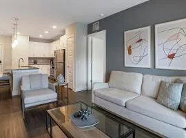 Landing Incredible 1BD Gym Tennis Court