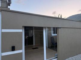 Casa charmosa praia Itapema、イタペマのホテル