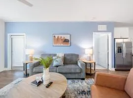 Landing Beautiful 1BD Clubhouse Yoga Studio