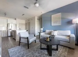 Landing Modern 2BD Clubhouse Pool