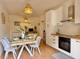 Casa Maya near the walls of Lucca, hotel em Lucca