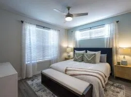 Landing Stunning 1BD Pool Gym