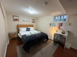 Private room near subway & shops