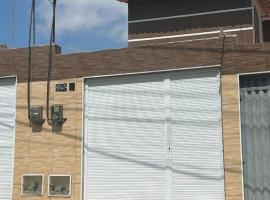 Casa de Praia em Paracuru a 200 metros da praia, hôtel à Paracuru