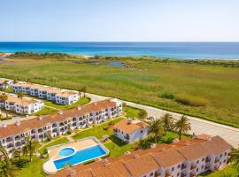 Turquoise Menorca By the Sea, strandhotell i Son Bou