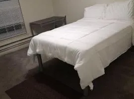 Modern Space Great For Extended Stays Pool & Gym