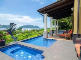 Villa Angel 4 bdr Ocean View pool in Los Suenos