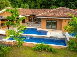 Casa Plazoleta 4 bdr private pool in Los Suenos