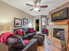 Fraser Crossing 1BR Condo | Hot Tub Access + Walk to Lifts, viešbutis mieste Vinter Parkas