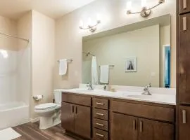 Landing Spectacular 3BD Yoga Studio Pool