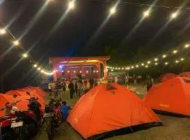 Glamour Camping Pantai Madasari
