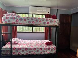 Hospedaje el Argentico, hotelli kohteessa Tapantí