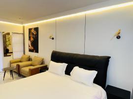 City Hotels & Apartments, hotel com piscina em Harare