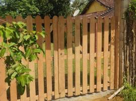 Chácara em Pedro de Toledo, hotel en Miracatu