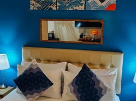 The Cat And The Kraken Jacuzzi Suites Paliton, hotel in Siquijor