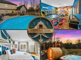 Emerald Luxe Retreat Lake Hot Tub Sauna