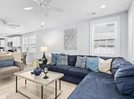 Stylish 3BR OC Gardens with Patio and Parking