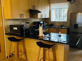 Bachelors Apartment In Lephalale, hotel a Lephalale