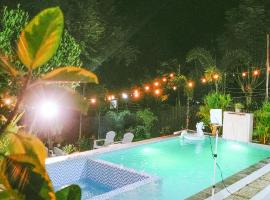 Villa Nature View Pool Bonfire Mountain, hotel in Tarlac