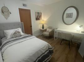 Cozy Room in Buena Park, готель у місті Буена-Парк