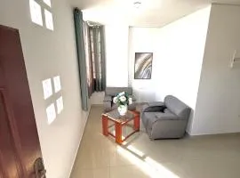 Amplio departamento 2 habitaciones 1er piso Amoblado Manta